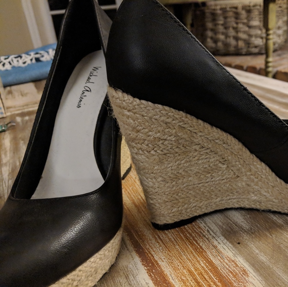 Michael Antonio size 7.5 wedge